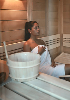 Sauna Maßanfertigung kaufen eigene Sauna planen Entspannung Spa zuhause