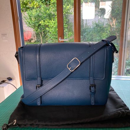 Etudes, suivi de client et réalisation d'un sac pour un client privé