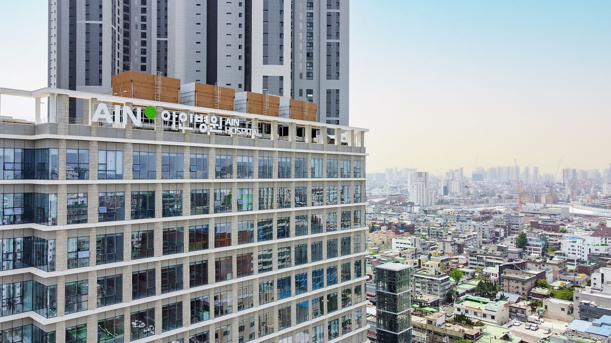 Cover image for the Korean plastic surgery hospitals section