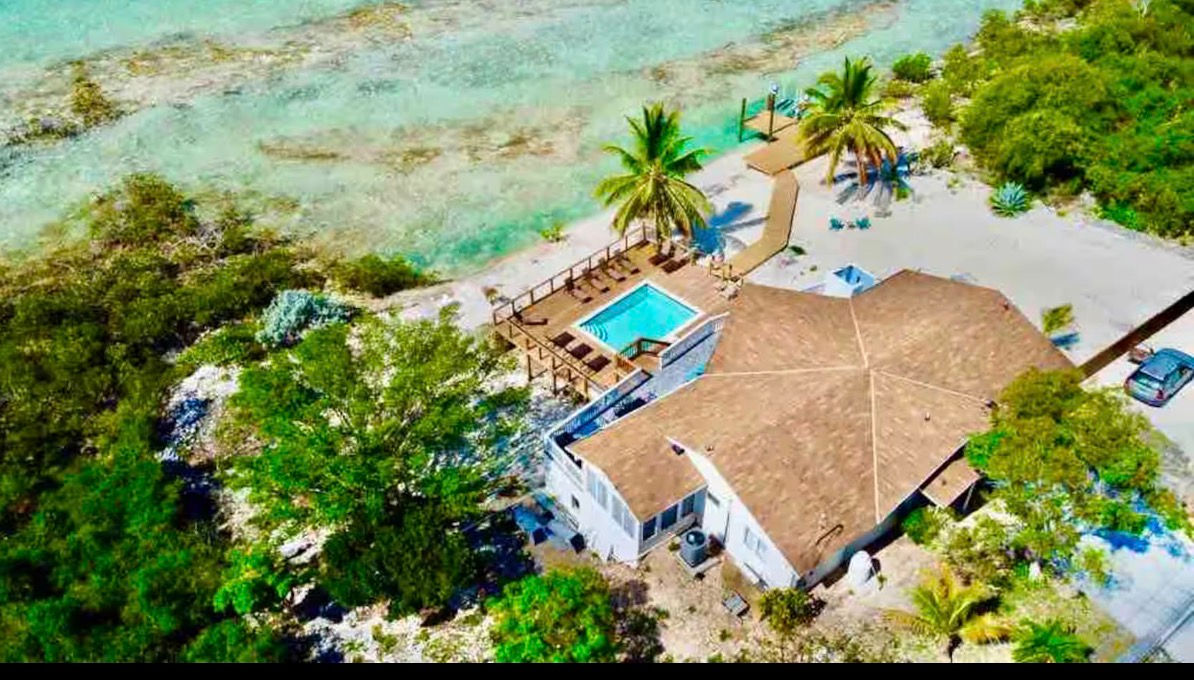Bahamas and Pig Beach: 22nd - 29th April 2028