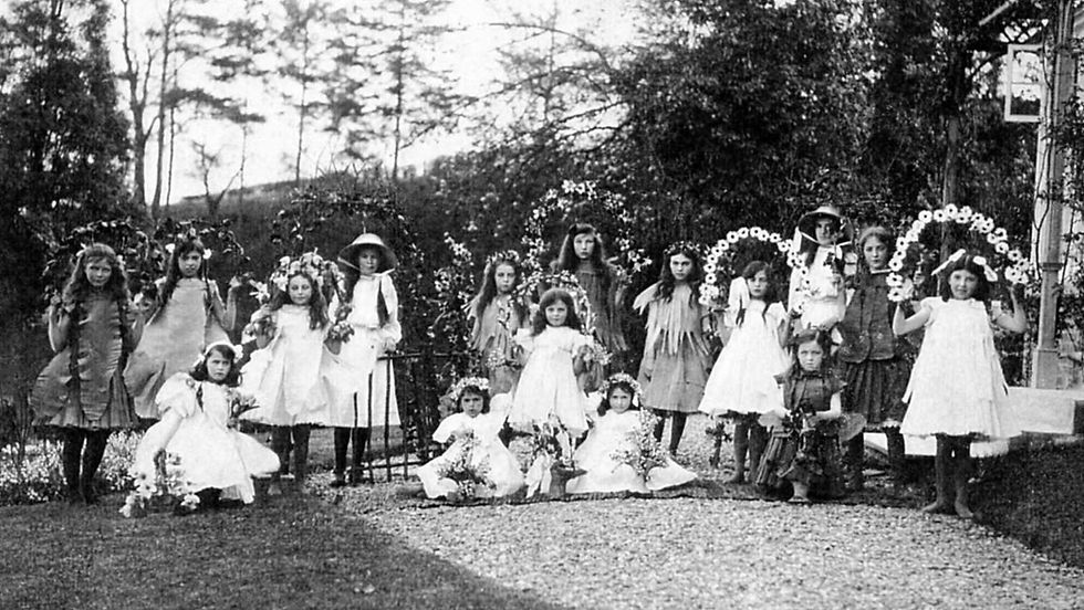 Garden Party-Girls With Flowers - Part 1