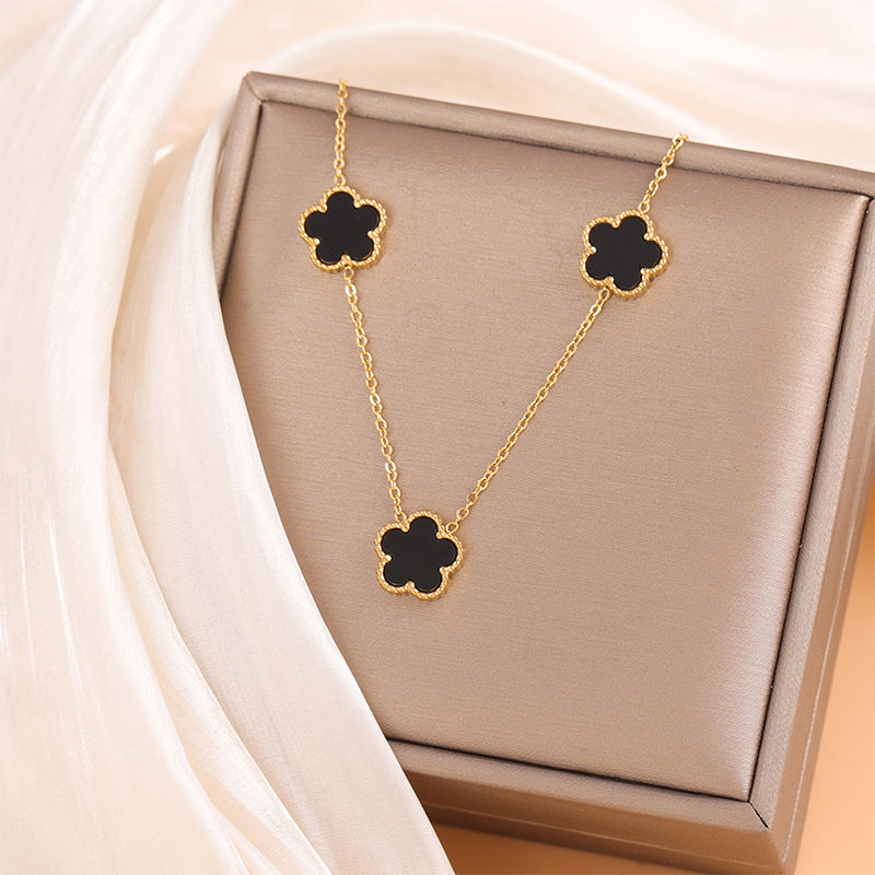 Thumbnail: Green Malachite Clover Necklace