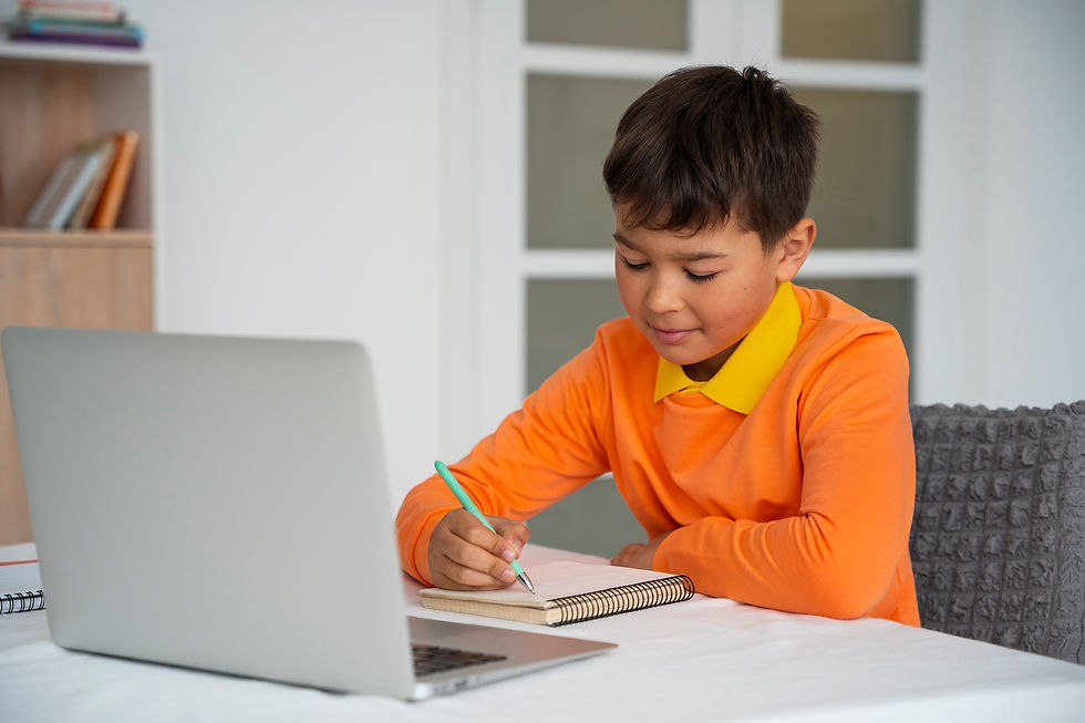 niño estudiando