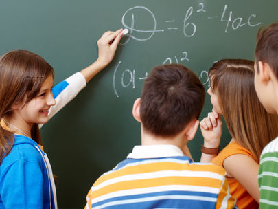 Introducción al álgebra con problemas prácticos para secundaria