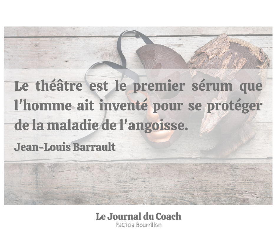Des masques de théâtre en bois