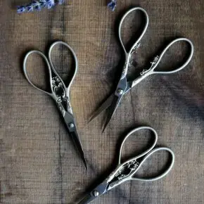 Thumbnail: Floral Teardrop Scissors