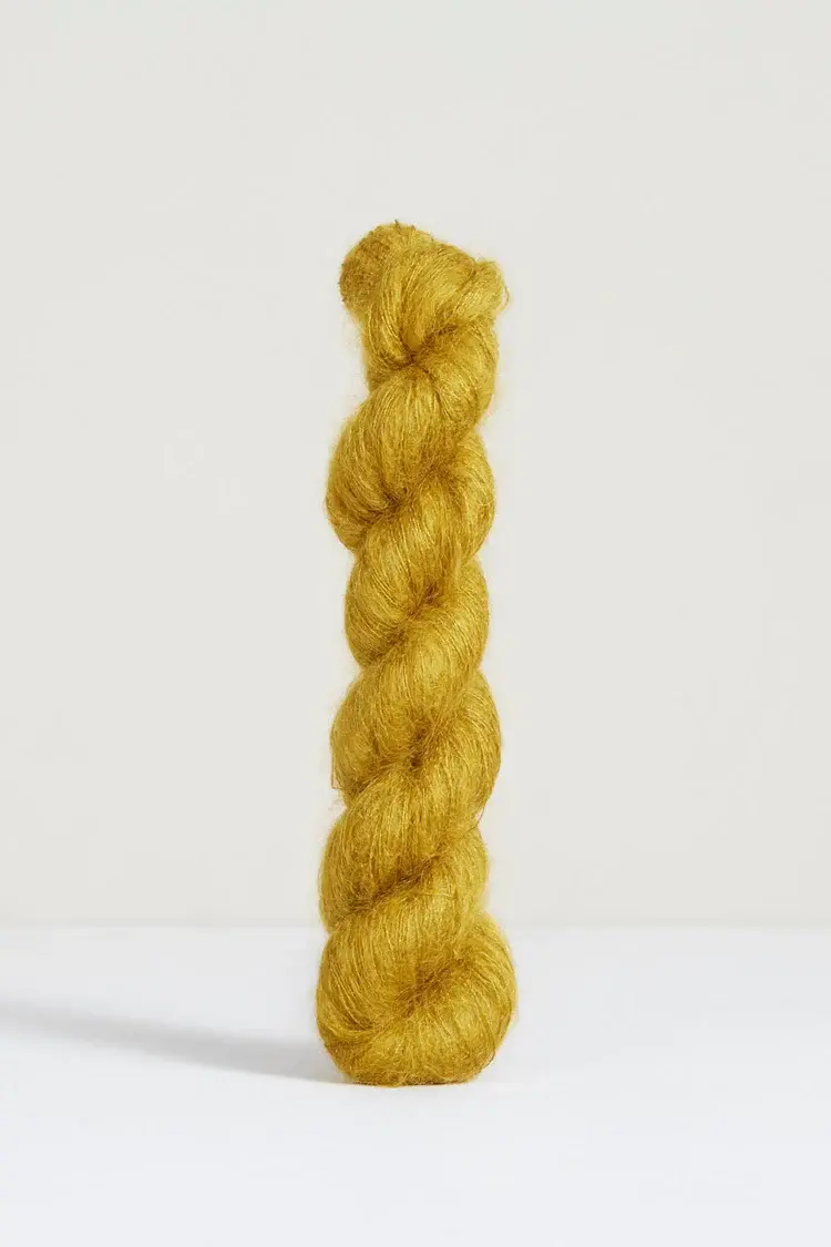Urth Yarns Bonmoher "Derecho"