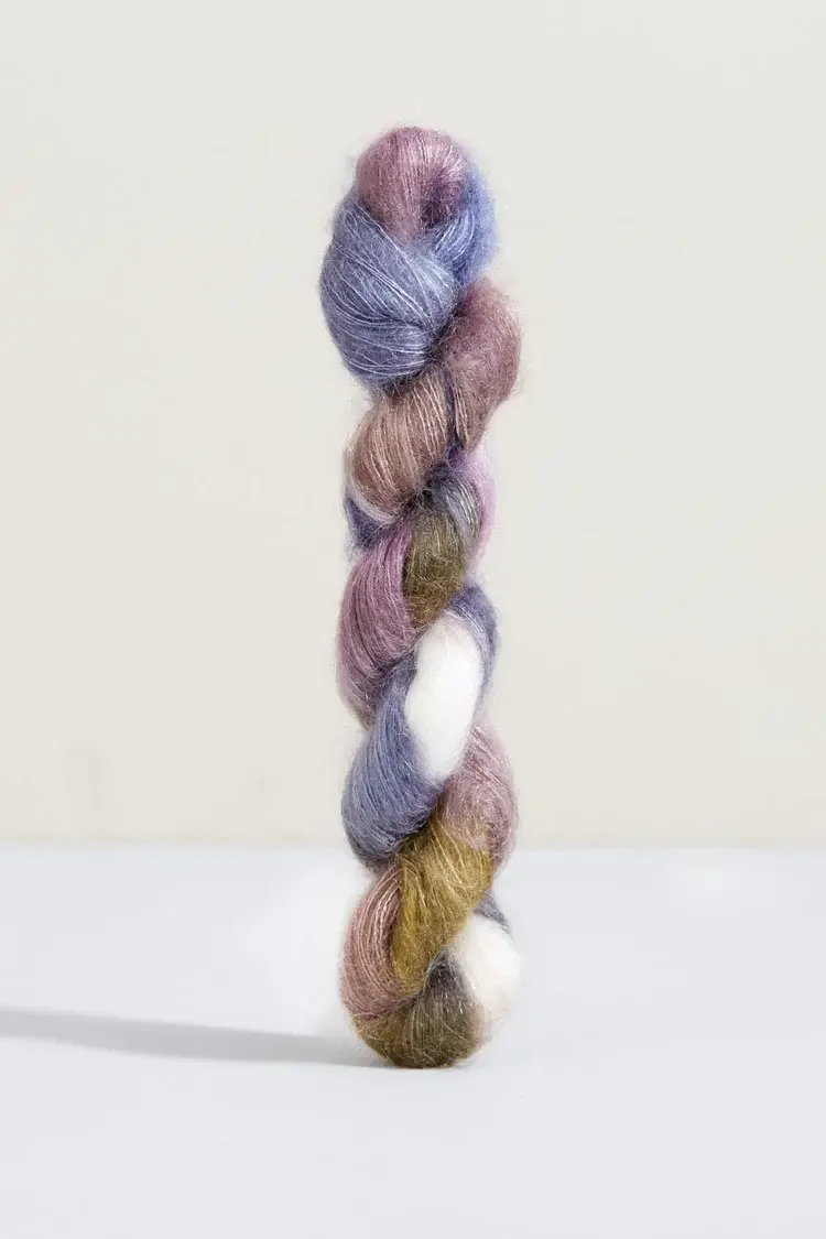 Urth Yarns Bonmoher "Thaw"