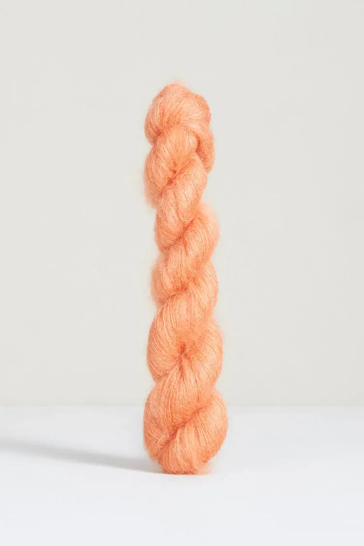Urth Yarns Bonmoher "Dawn"