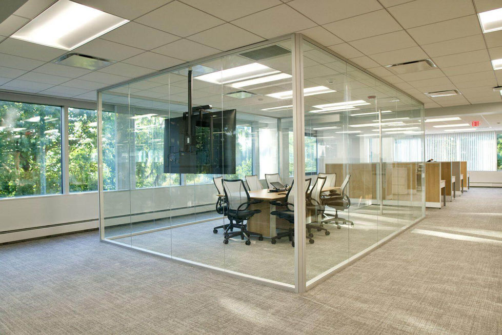 kompas_portfolio_6 kompas clear anodized l-shape conference room corner profile drop ceiling carpet custom design