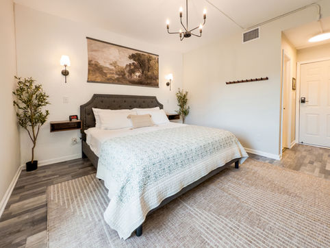 Spacious Upper Level Bedroom with Storage Space – Room 3, Hotel Lanesboro