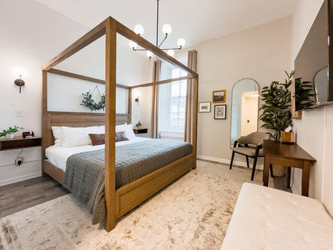 Main Floor King Bedroom with High Ceilings – Room 8, Hotel Lanesboro