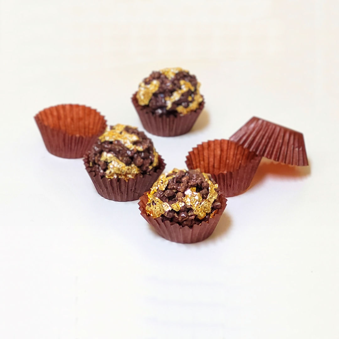 No podía faltar en nuestra variedad de delicias la versión de Ferrero Rocher, pero sin las calorías. Una auténtica delicia que ofrece una experiencia indulgente y ligera, todo el placer sin preocuparte por las calorías.