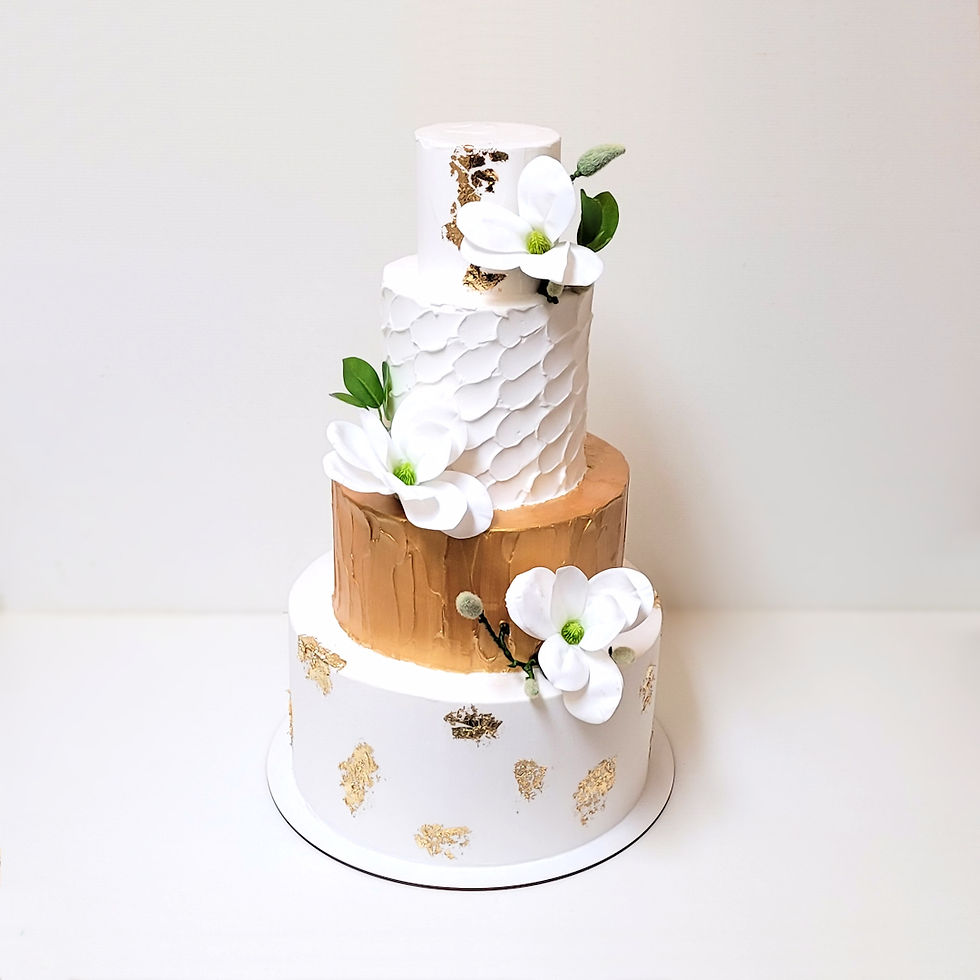 pastel falso de cuatro pisos