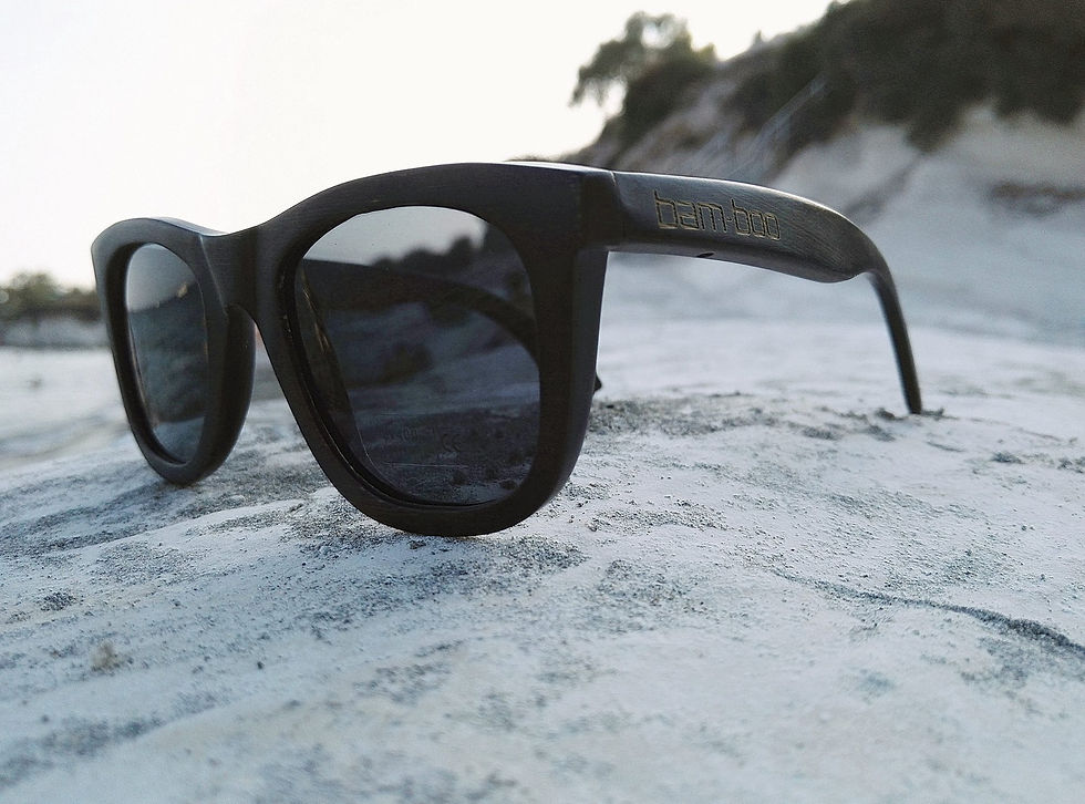 Thumbnail: Black Wayfarer