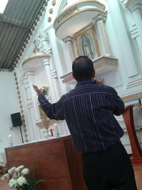 Cantando a la Virgen
