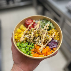 Pokebowl met groentjes en kip