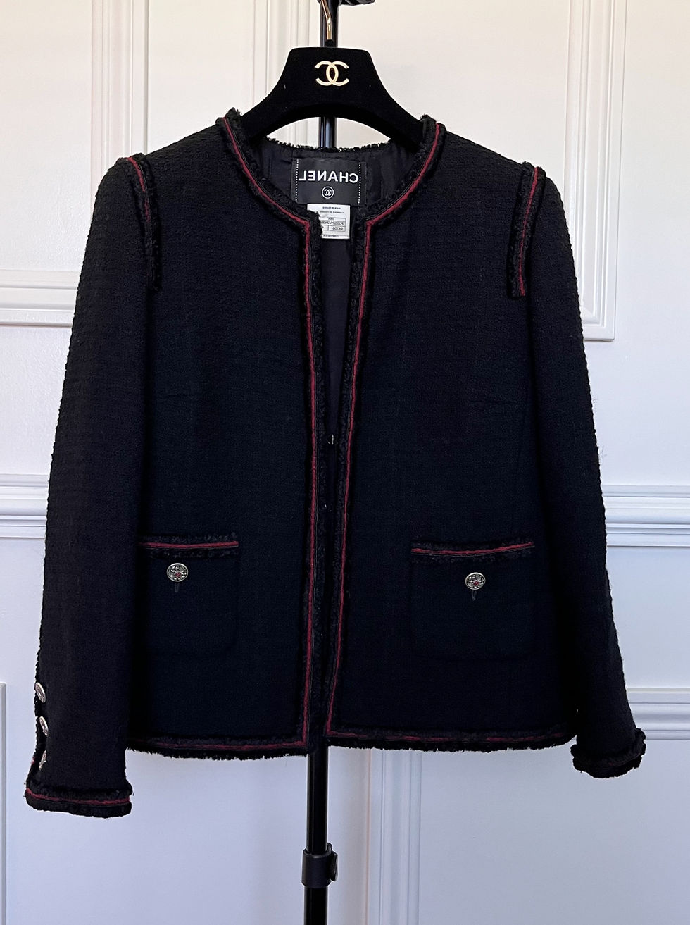 Thumbnail: CHANEL BOUCLE  JACKET FROM 2009 METIERS D' ART COLLECTION