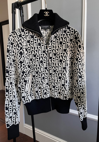 CHANEL BOMBER JACKET FROM 2019 The Veste
