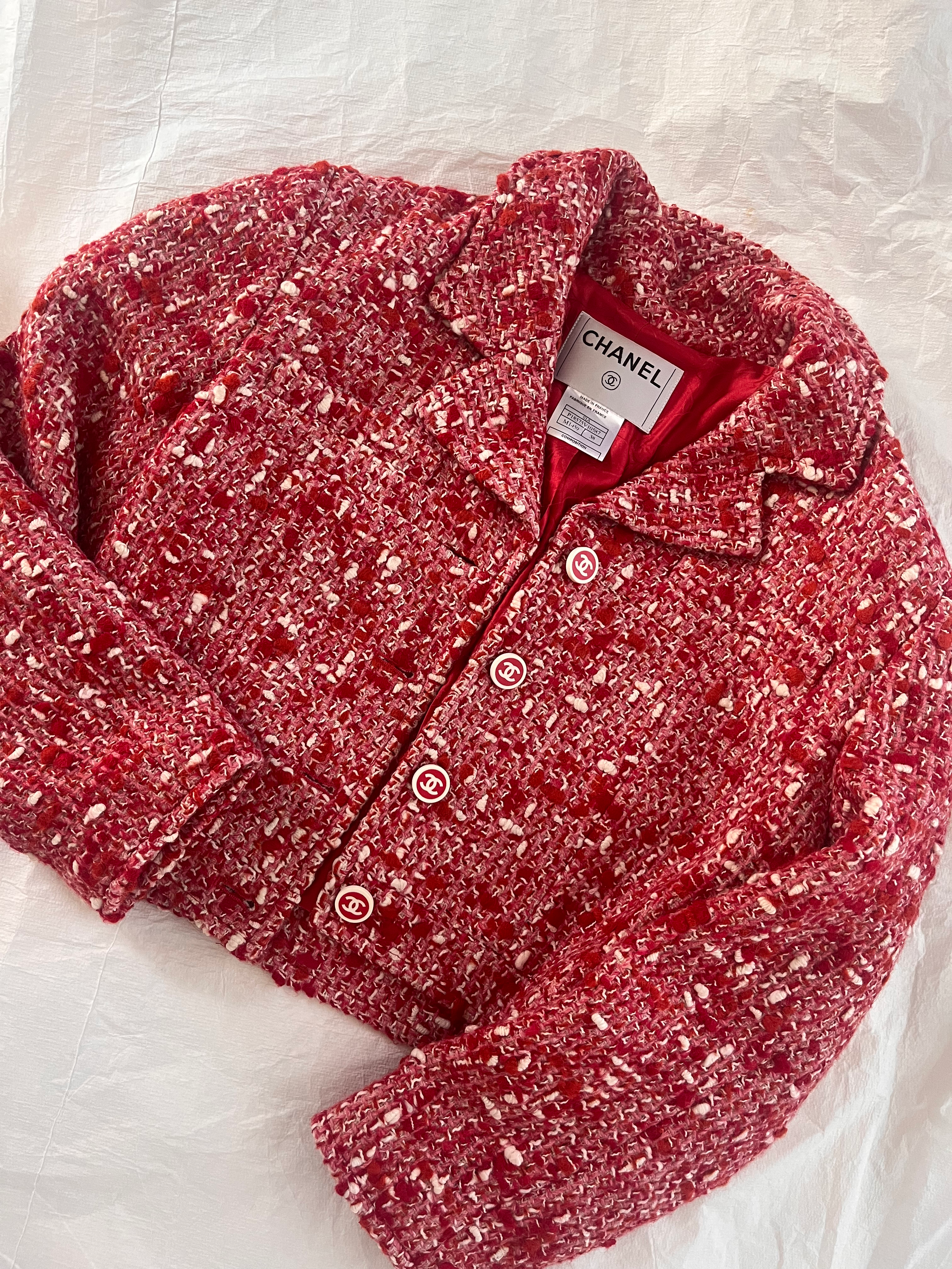 CHANEL WOOL BOUCLE JACKET FROM 2001 FALL COLLECTION