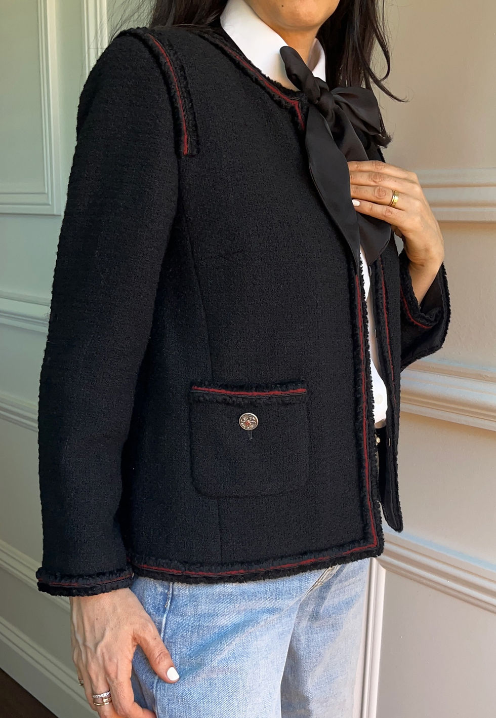 Thumbnail: CHANEL BOUCLE  JACKET FROM 2009 METIERS D' ART COLLECTION