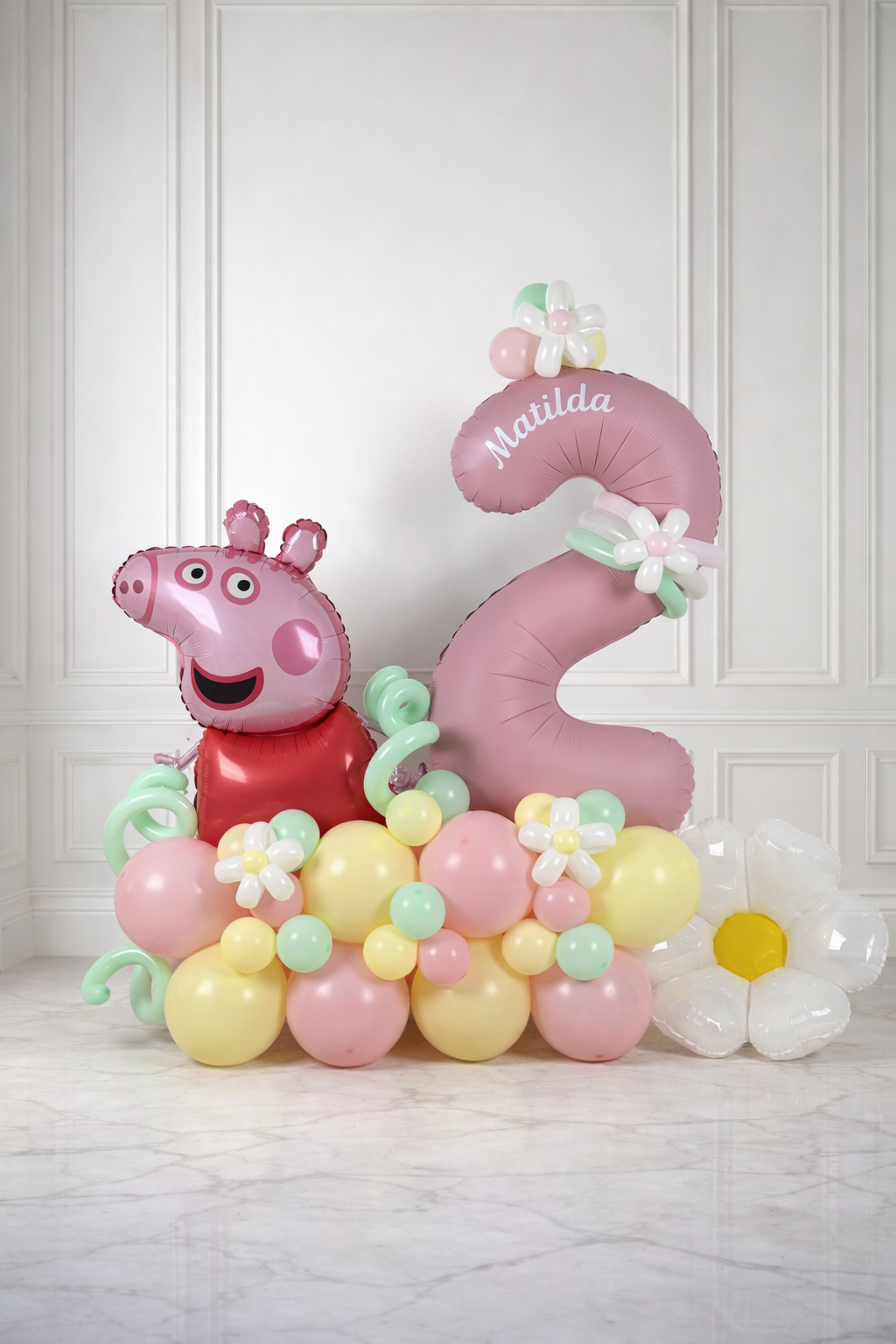 Peppa Pig 2nd birthday balloon decoration in Marbella Costa del Sol