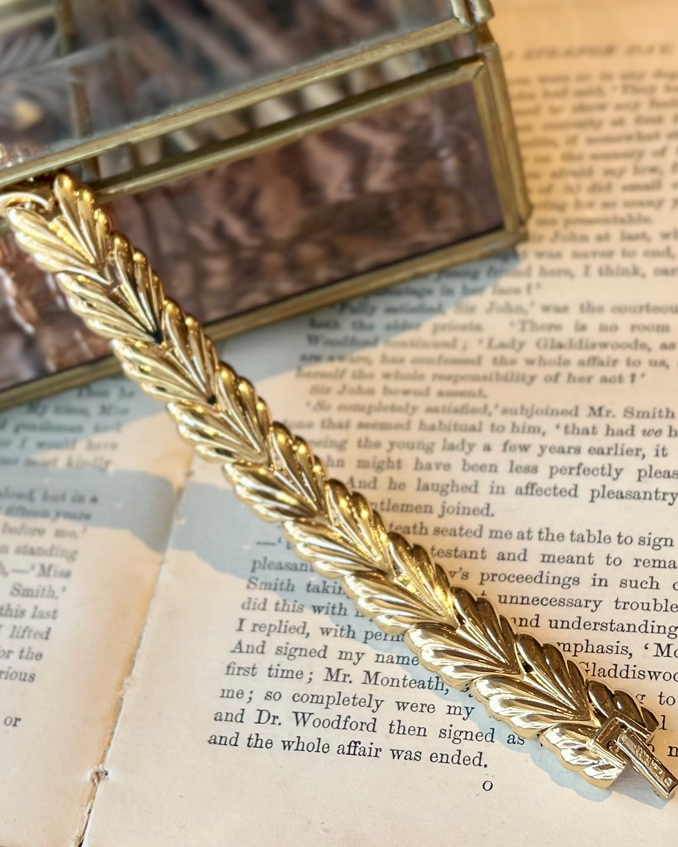 Thumbnail: Vintage Goldplate Nina Ricci Link Bracelet TVB58