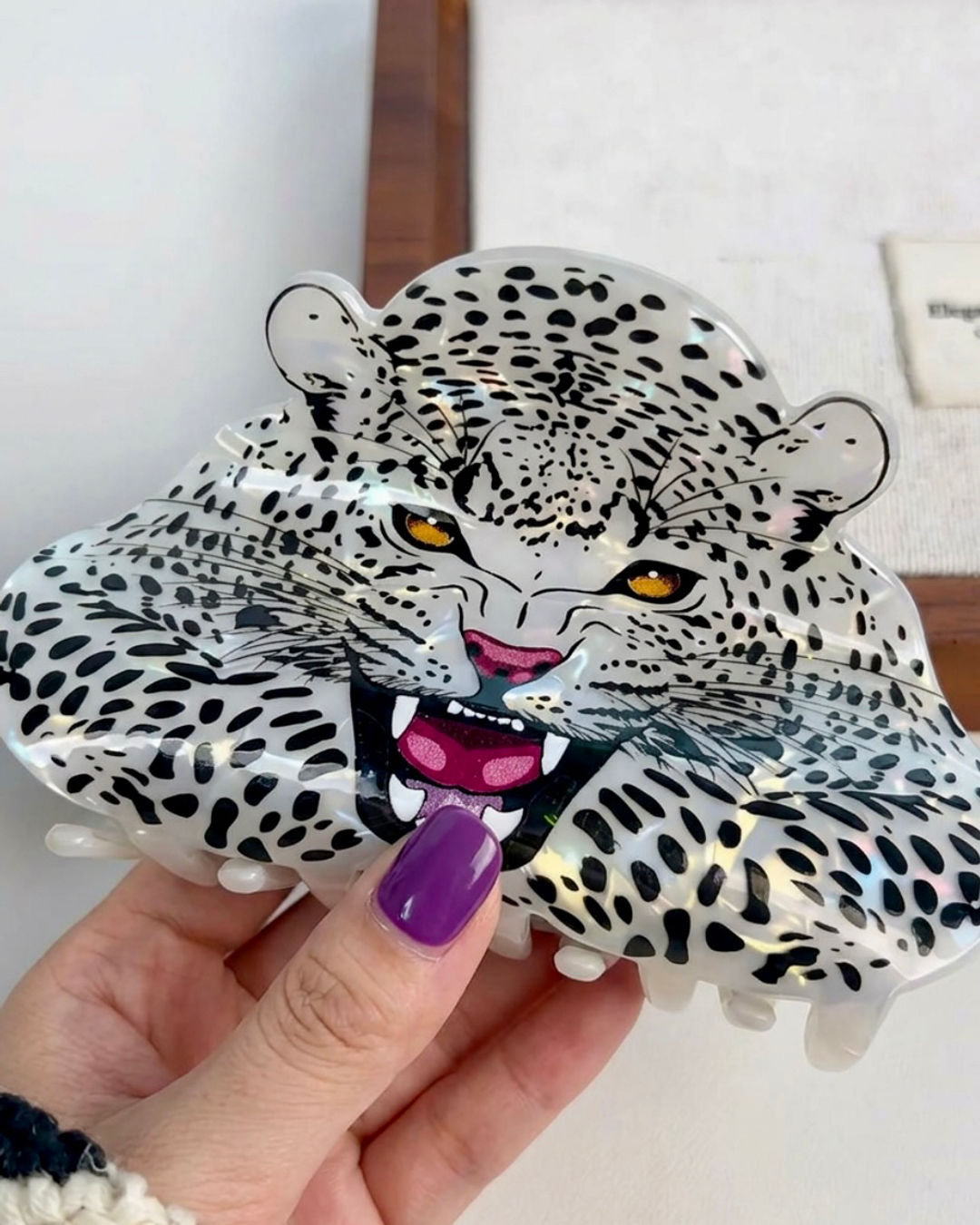 Snow Leopard Hair Claw H40