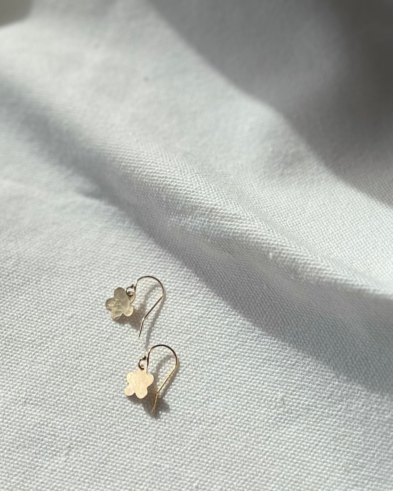 KINDRED 14k Goldfilled Hammered Flower Earrings KE46