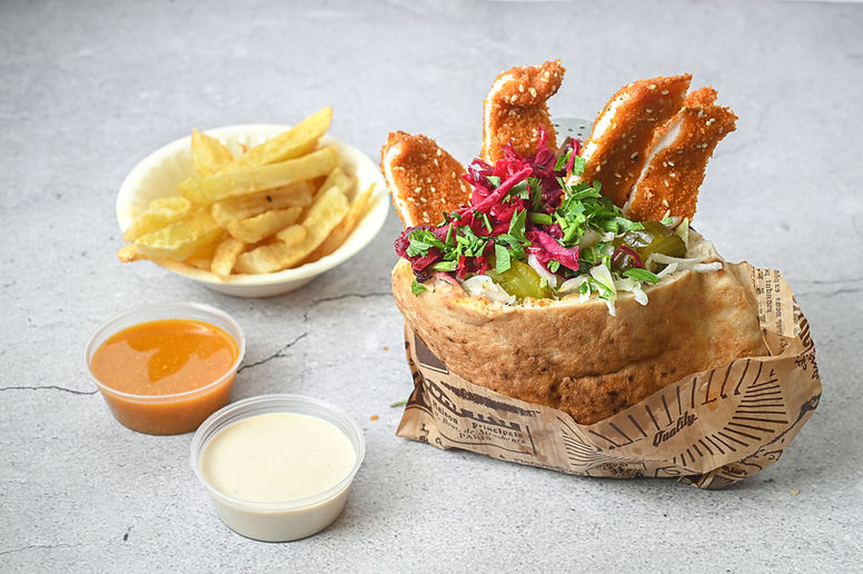 7 שניצל בפיתה.jpg