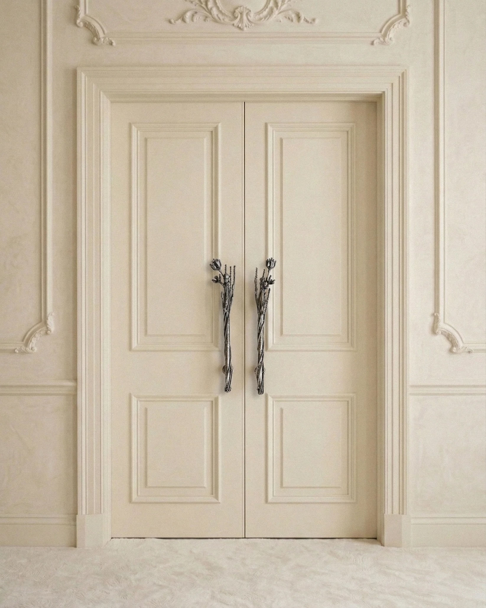 SCULPTURE DOOR HANDLES