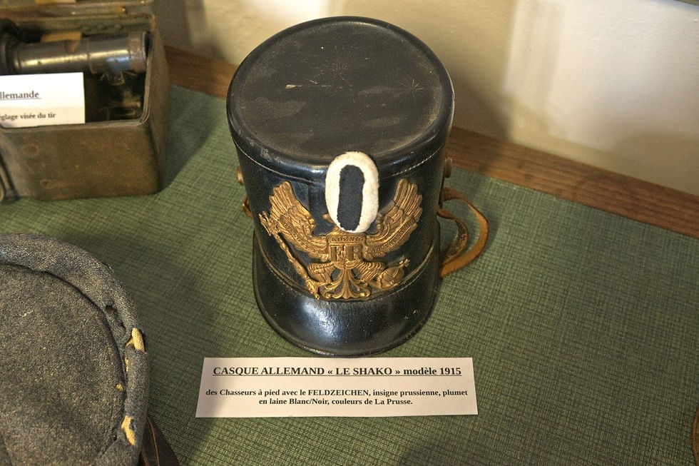 Exposition d'objets confiés relatifs à la Première Guerre mondiale