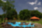 campamento con piscina.jpg