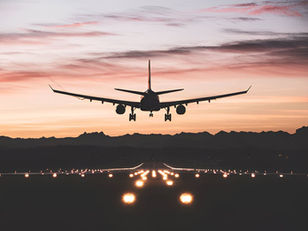 Landing in Flight Simulation: The Anatomy of a Precise Approach