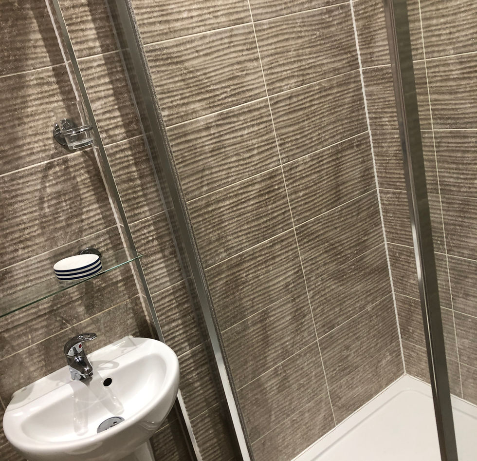 146 Cricklade Road Room 6-.JPG