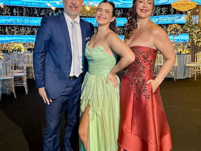 Os 15 anos de Valentina uma noite de encanto, emoção e elegùncia