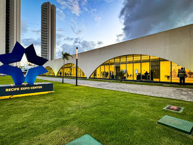 Recife Expo Center ilumina sua fachada de amarelo em apoio à campanha de prevenção ao suicídio