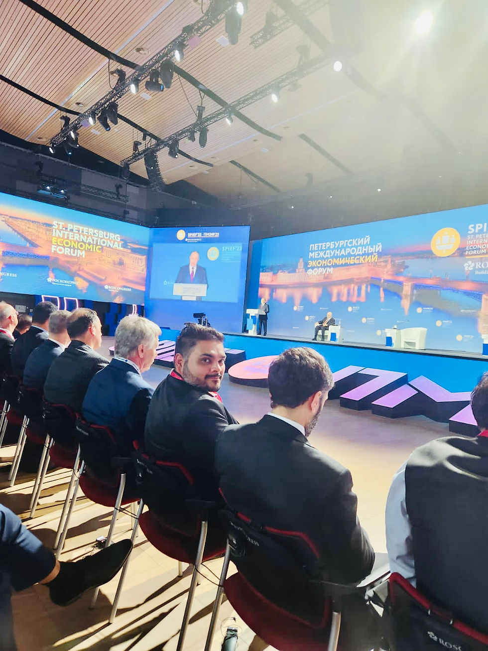 vedaska-founder-skannd-tyagi-spief-vladimir-putin-keynote-session-front-row-audience.jpg.j