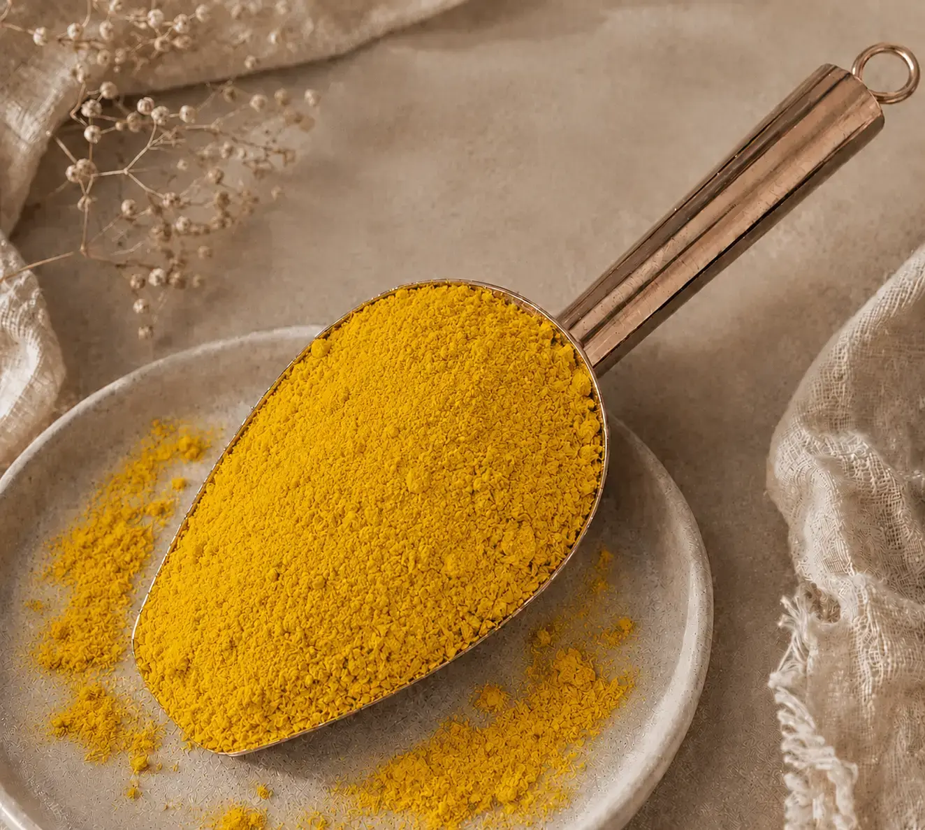 Golden Latte, curcuma, poivre noir, vanille et sucre de coco. Epicé, doux, lait végétal.