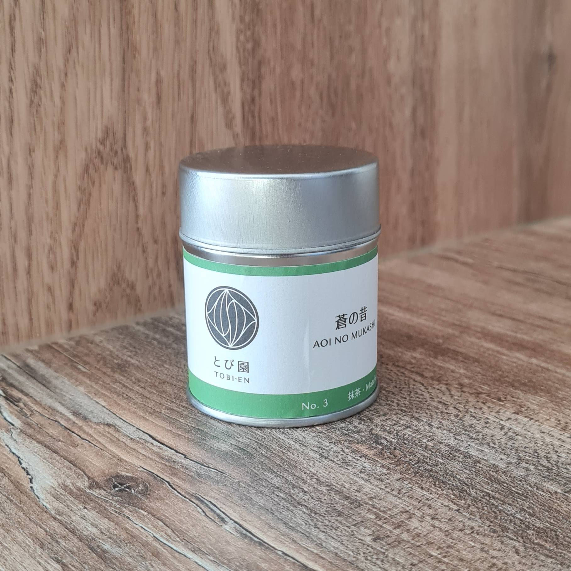 Tobi-en - Matcha qui présente une teinte vert émeraude lumineuse et un goût à la fois doux et raffiné et son umami profond.