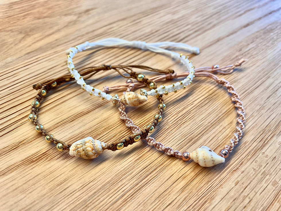 Miniaturbild: Armbänder Dezent Altrosa, Weiss, Braun