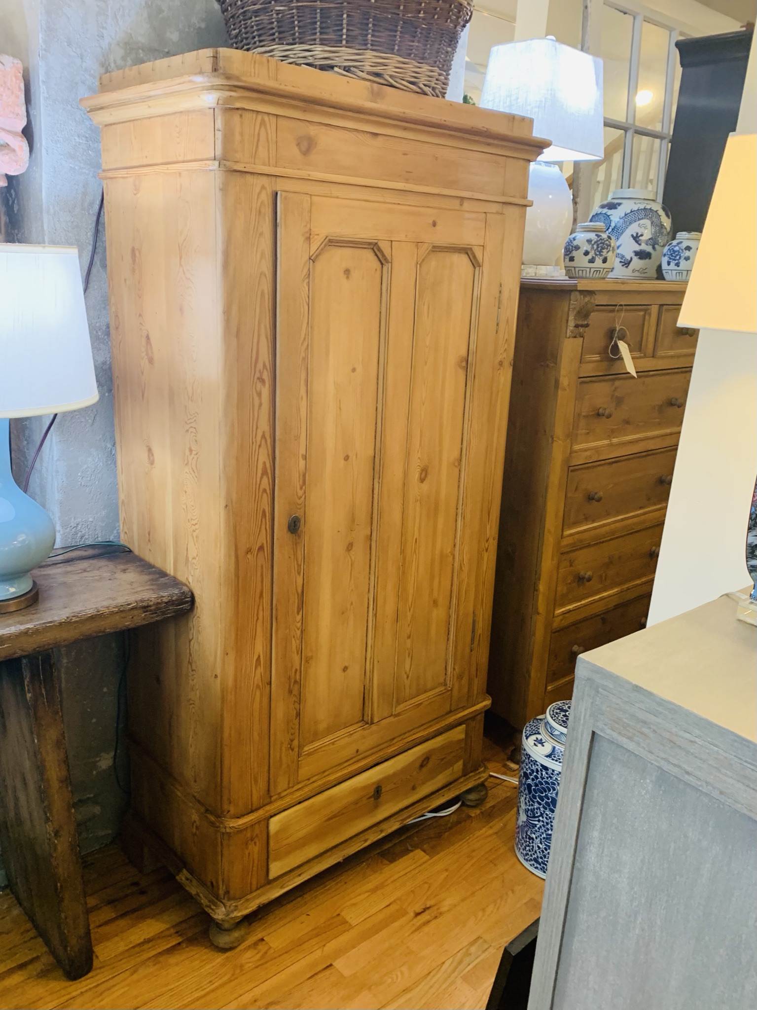 Single Door Armoire