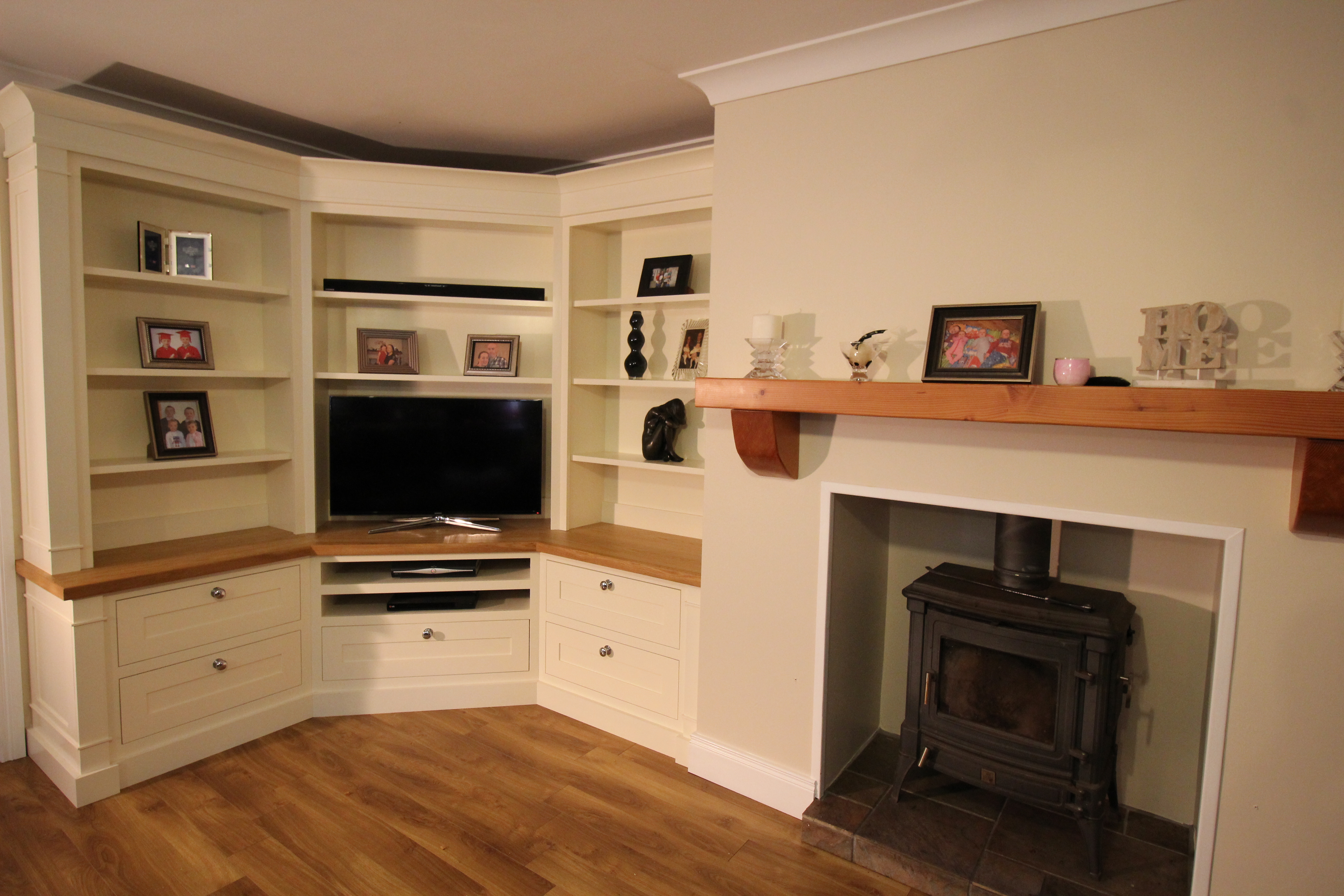 Corner TV Unit
