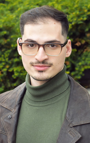 Headshot of me