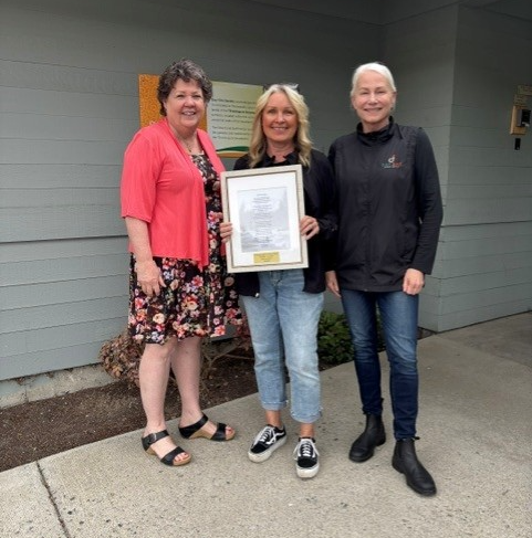 L>R: Nancy Eld, Lynn Trostheim and Siân Lewis