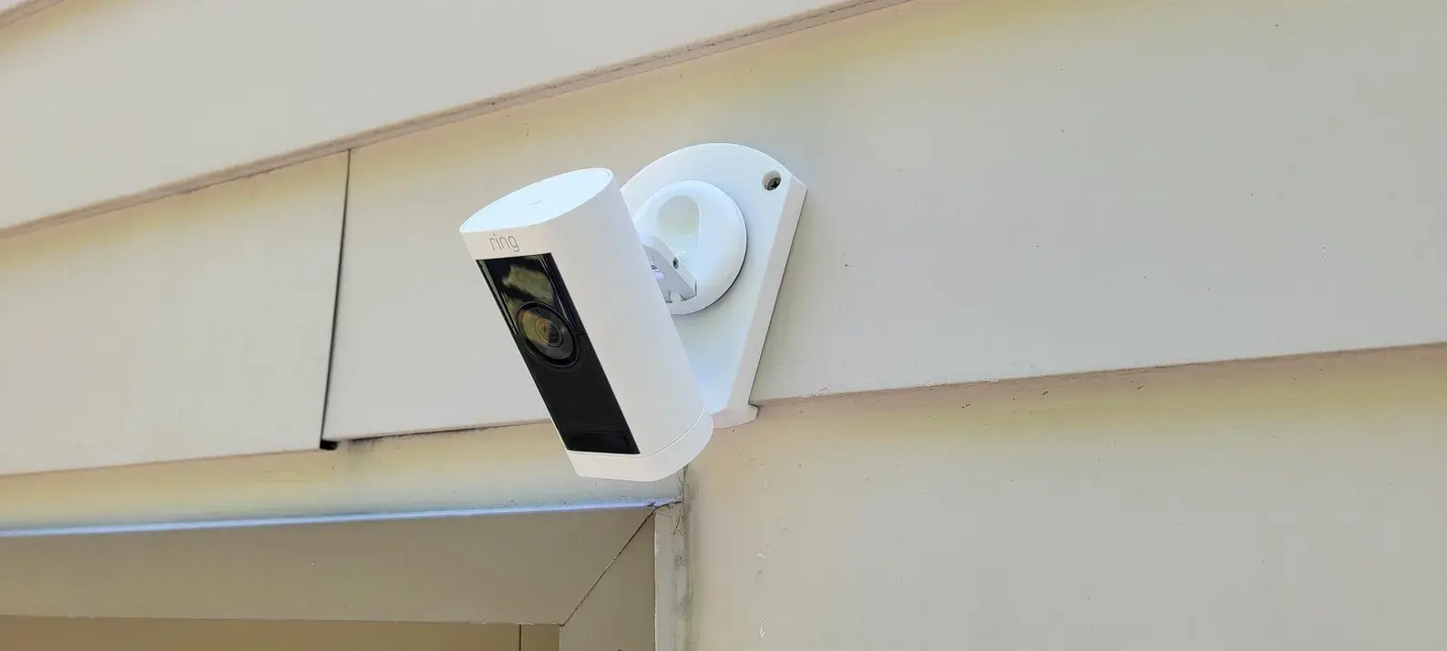 Universal Vinyl Siding Mount for Ring Stick-Up Camera PRO