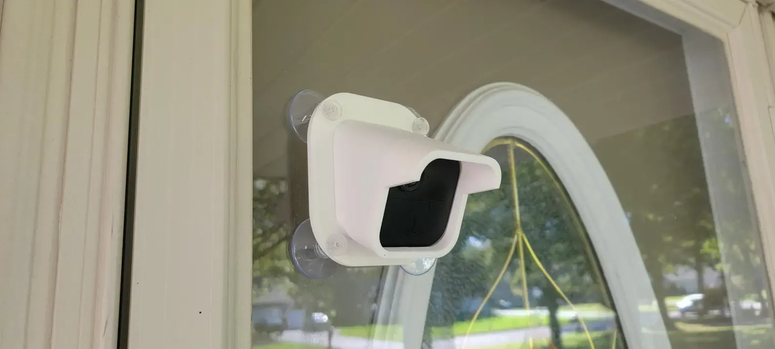 BLINK 4 Outdoor Camera 25 Degree Window Mount with suction cups