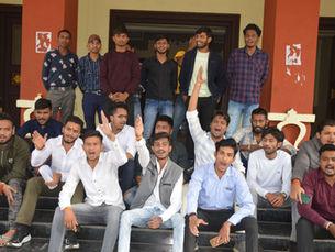 जबलपुर में अपनी मांगो को लेकर एनएसयूआई ने रादुविवि में किया प्रदर्शन ।