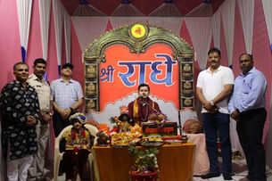 जेल में भगवान श्रीकृष्ण ने की नटखट लीलाएं

कैदियों को रिझाया, मटकी फोड़ी, गोवर्धन पर्वत उठाया, भागवत कथा में सुरेंद्र कृष्ण शास्त्री ने किया लीलाओं का वर्णन