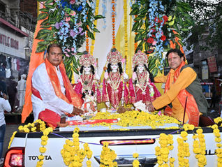 जयघोषों से गूंजा बड़ा फुहारा, आस्था के सागर में डूबी भव्य कलश यात्रा
हजारों श्रद्धालुओं की सहभागिता, पुष्प वर्षा व जयघोषों के बीच निकली भव्य कलश यात्रा